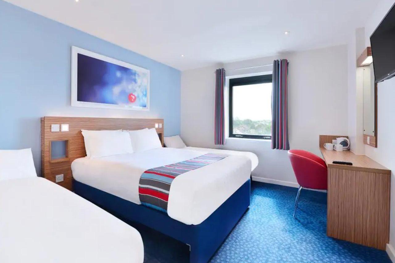 Travelodge Preston Central Exterior photo