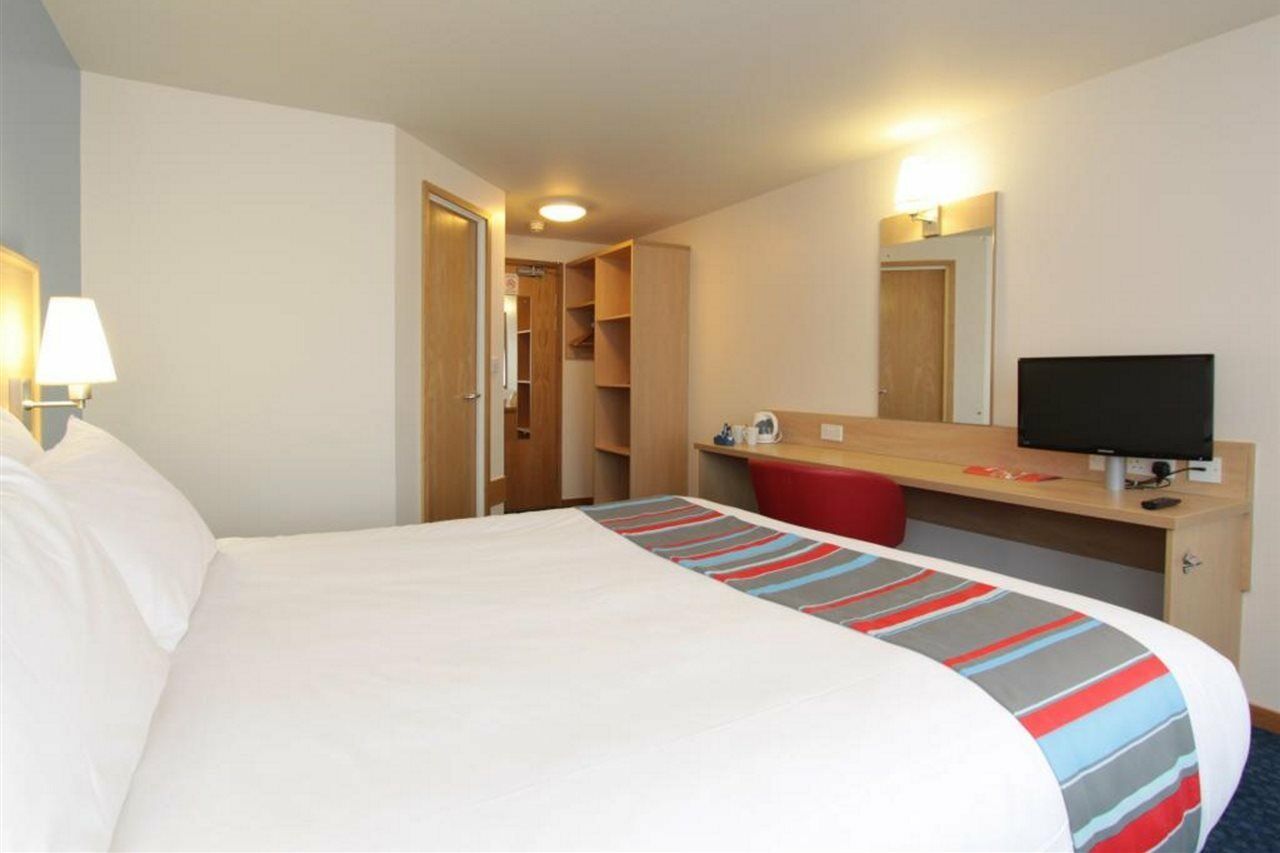 Travelodge Preston Central Exterior photo